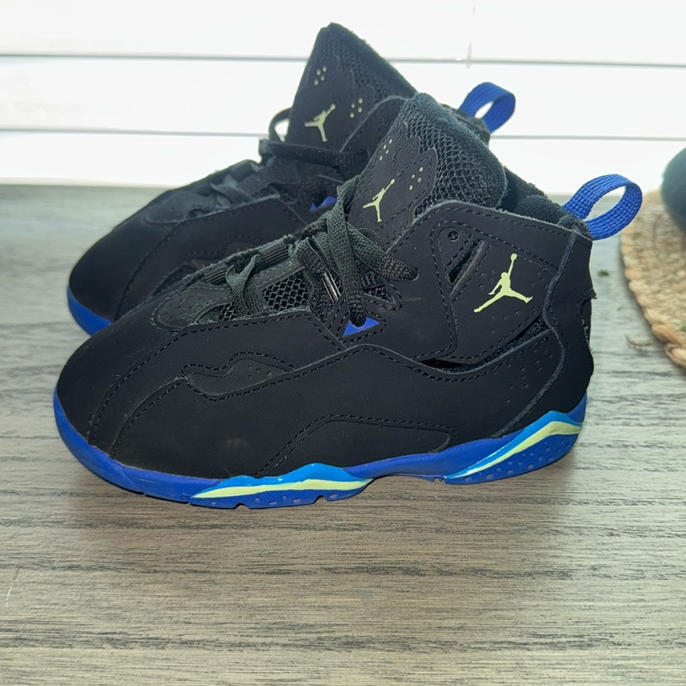 Kids Jordan true flight